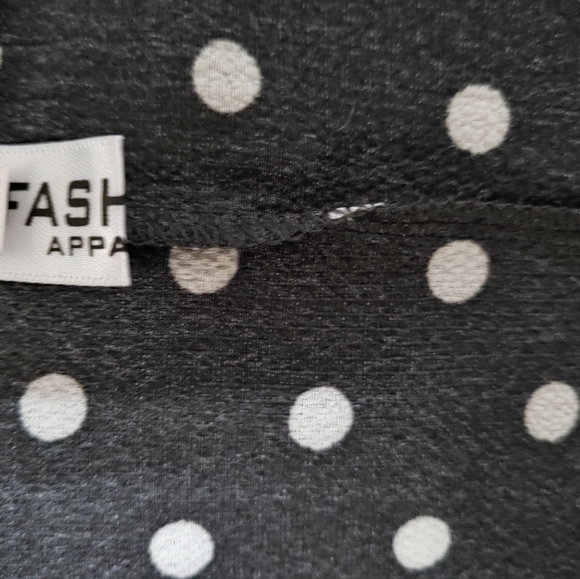 Fashion Apparel Polka Dot Top w/ Ruffle Sleeve XL - Picture 4 of 4